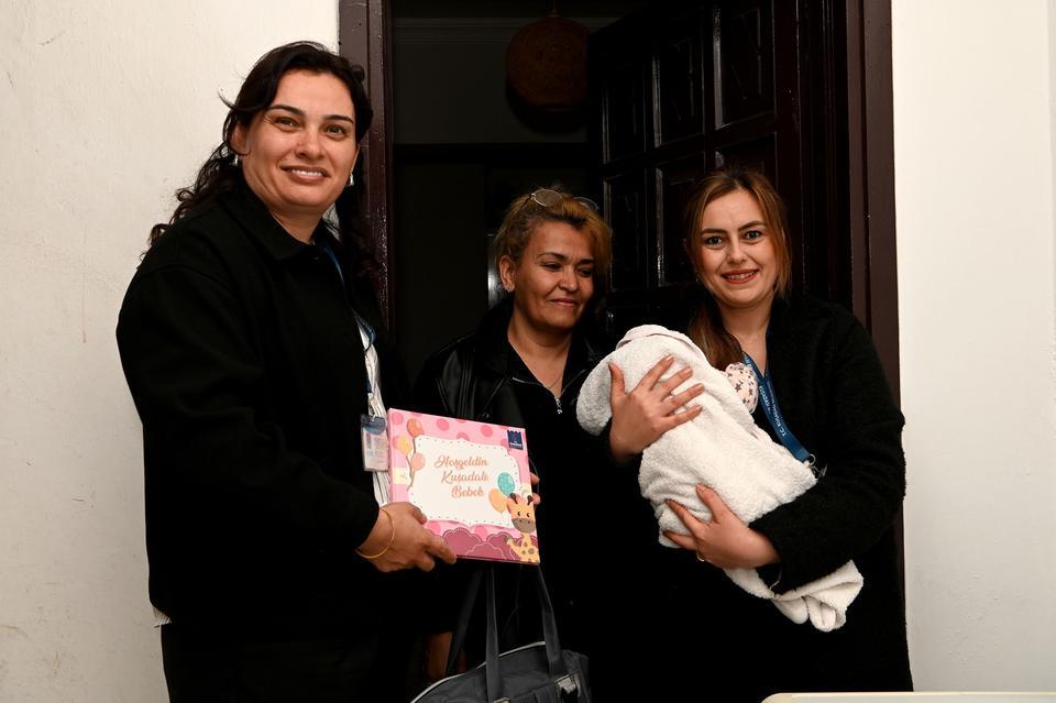 KUŞADASI'NDA 'HOŞ GELDİN BEBEK' ZİYARETLERİ DEVAM EDİYOR