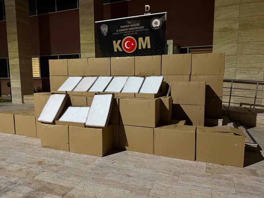 MANİSA'DA 1 MİLYON 425 BİN ADET KAÇAK SİGARA ELE GEÇİRİLDİ