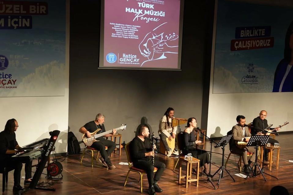 Didim'de Türk Halk Müziği konseri