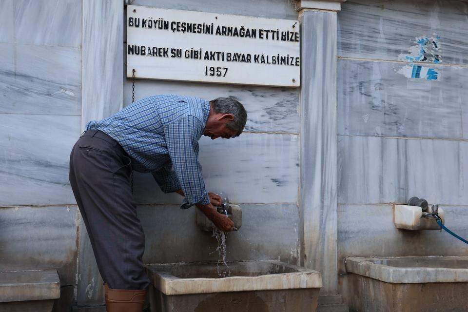 HERKESİN KÖY İMAMI ZANNETTİĞİ O KİŞİ CELAL BAYAR ÇIKTI CELAL BAYAR'IN İSMİ, ÖLÜM LİSTESİNDEYKEN SIĞINDIĞI DAĞYENİ KÖYÜ'NDE YAŞATILIYOR AYDIN'IN 'GALİP HOCA'SI CELAL BAYAR'IN HİKAYESİ DUYANLARI ŞAŞIRTIYOR