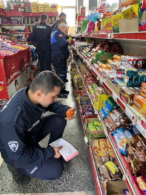 Bozdoğan’da zabıta ekipleri denetimlerini sürdürüyor