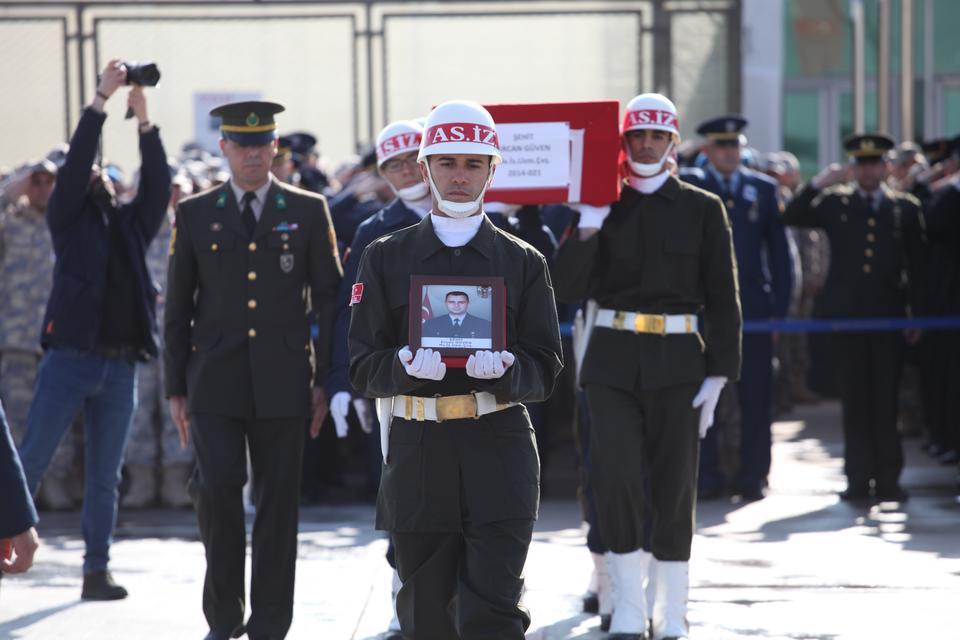 ŞEHİT UZMAN ÇAVUŞ GÜVEN'İN CENAZESİ MEMLEKETİ AYDIN'A UĞURLANDI