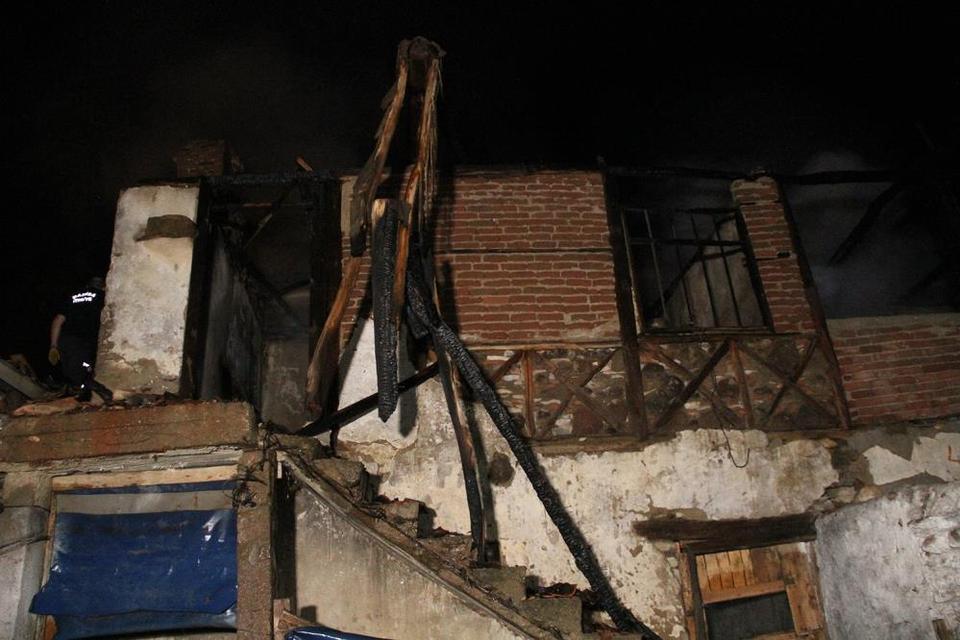 Gece saatlerinde yangın paniği