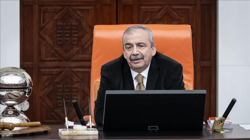 TBMM Başkanvekili Sırrı Süreyya Önder kalp krizi geçirdi
