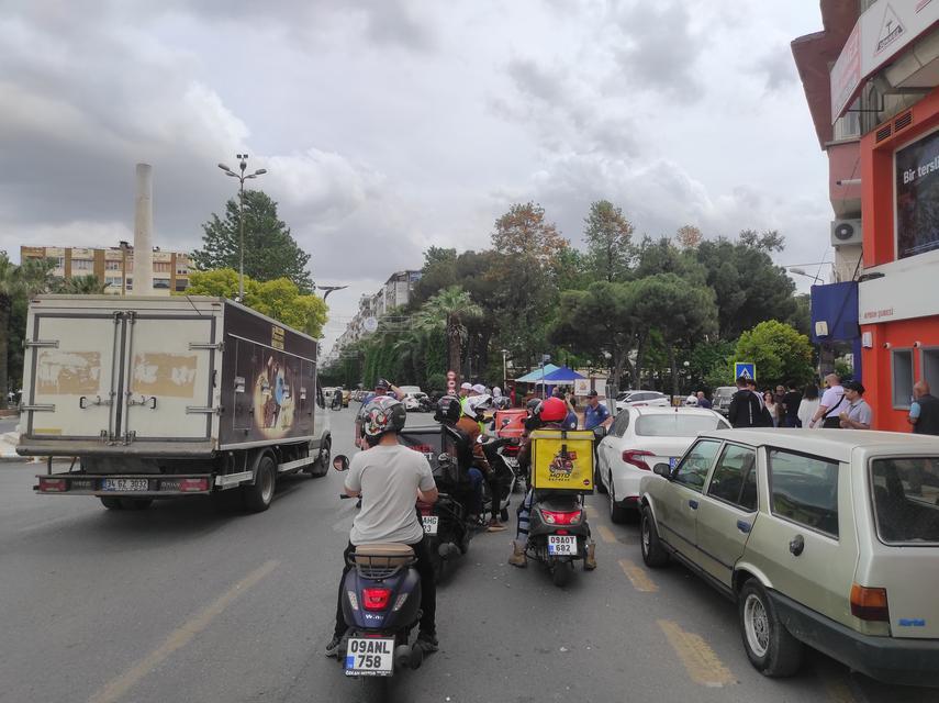 ARTAN MOTOSİKLET KAZALARI SONRASINDA DENETİMLER SIKLAŞTIRILDI MOTOSİKLET KAZASINDA AĞIR YARALANAN GENÇ YAŞAM SAVAŞI VERİYOR