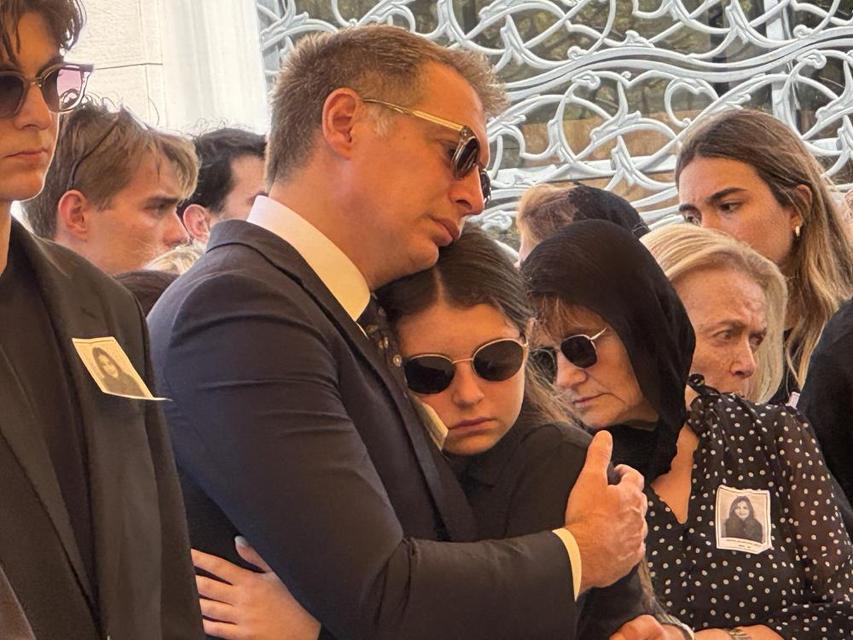 19 yaşındaki Defne, son yolculuğuna uğurlandı