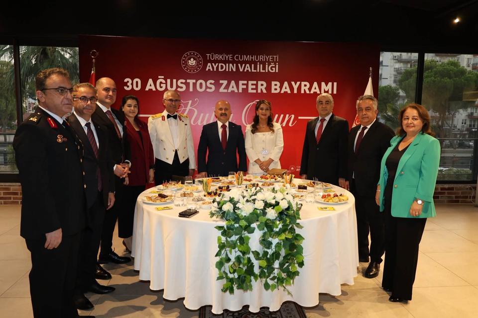 Aydın’da Zafer Bayramı resepsiyonu gerçekleştirildi