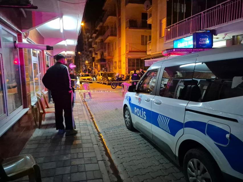 ZORLA ARACA BİNDİRMEK İSTEDİKLERİ GENCİ SİLAHLA YARALADILAR