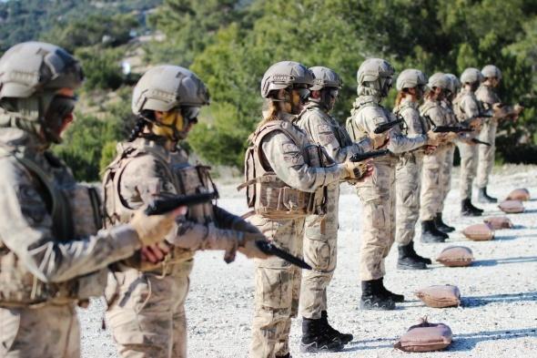 Kadınlara zorunlu askerlik talebi meclis gündeminde