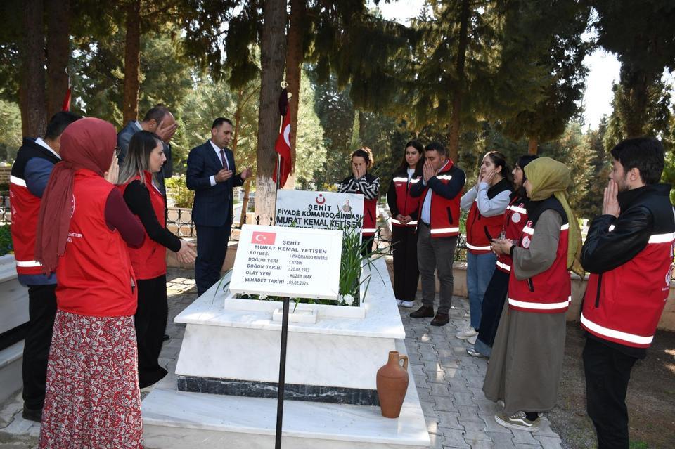 Aydın’da şehitlikte anlamlı ziyaret