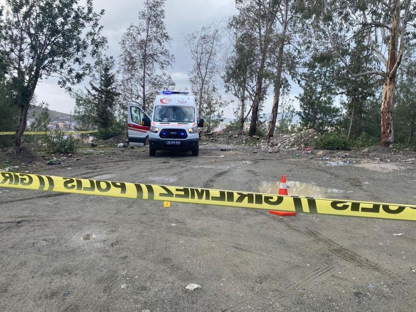 Av tüfeğiyle eski eşini öldürüp, canına kıydı