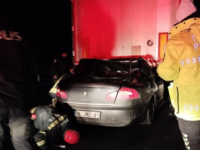 GENÇ SÜRÜCÜ TRAFİK KAZASINDA HAYATINI KAYBETTİ