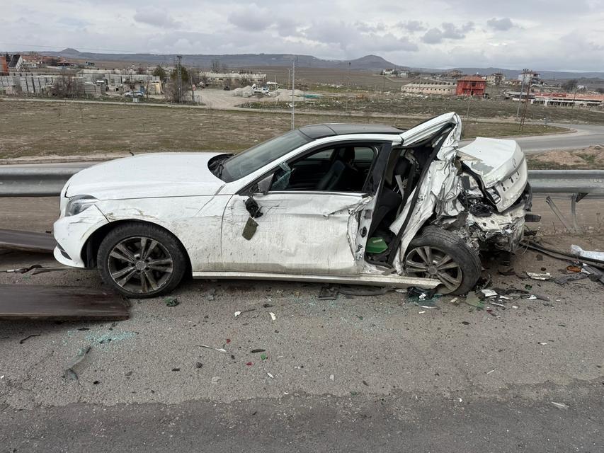 MHP eski milletvekilinin oğlu kazada yaralandı