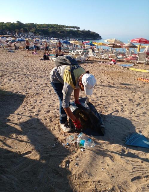 Didim sahillerinde temizlik çalışmaları aralıksız sürüyor