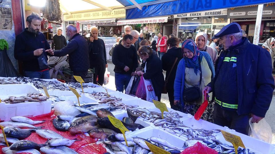 Hamsini kilosu 300 TL’den 100 TL’ye düştü