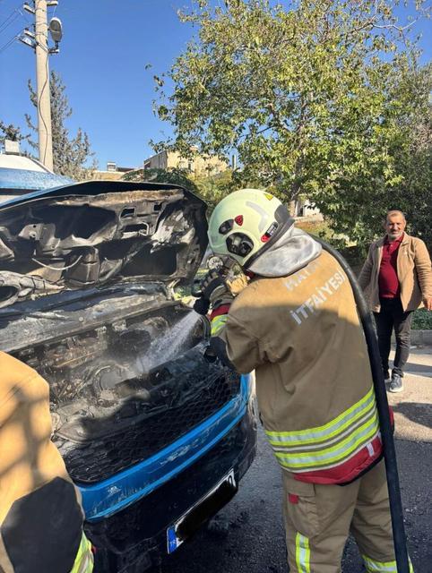 Minibüs yangını korkuttu