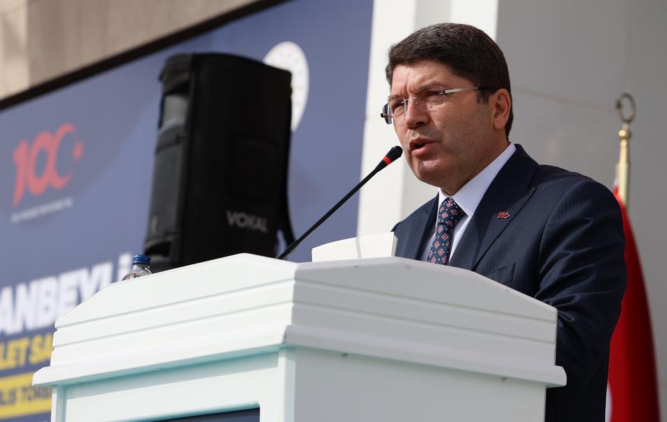 ADALET BAKANI TUNÇ: "BU KATLİAMI GERÇEKLEŞTİREN KATİLLER İNSANLIK ÖNÜNDE HESAP VERECEKLER" "GÜVENİLİR BİR ADALET SİSTEMİNİN TESİSİ İÇİN 21 YILDA ÇOK ÇALIŞTIK" "ARABULUCULUK MÜESSESESİNİ DAHA DA GELİŞTİRİYORUZ"