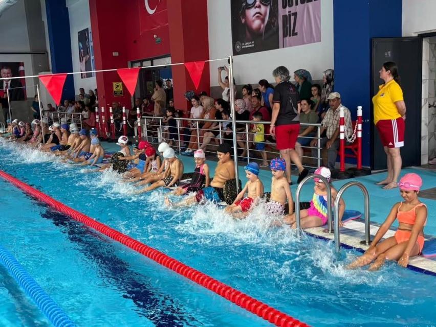 Germencik'te 'Yüzme Bilmeyen Kalmasın' projesinde sertifika heyecanı