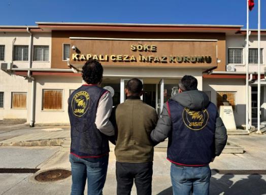 Silahla tehdit suçundan aranan şahıs Söke’de yakalandı