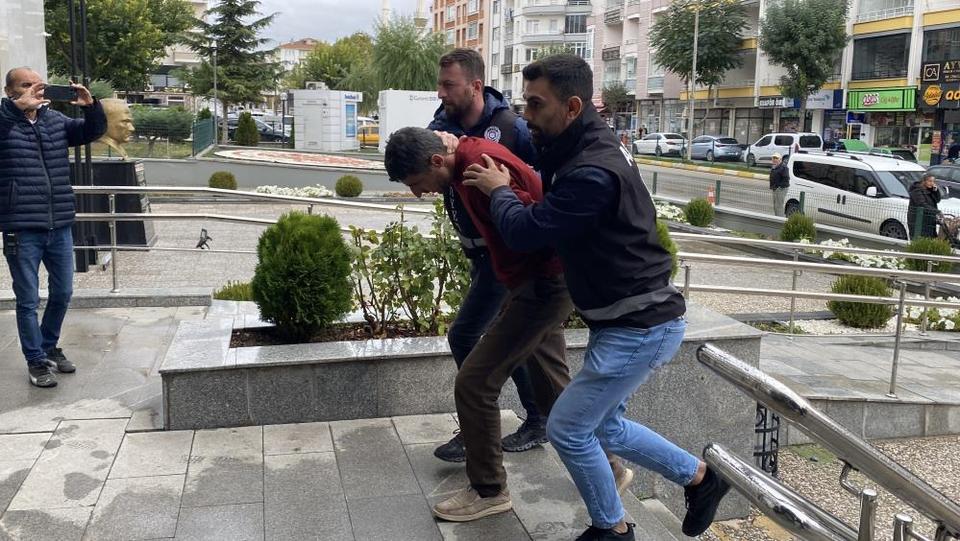 Babasını tüfekle öldüren zanlı adliyeye sevk edildi