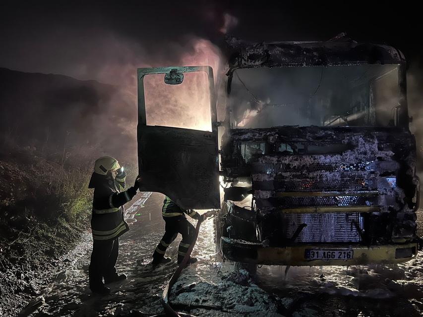 Alevlere teslim olan tır kullanılamaz hale geldi