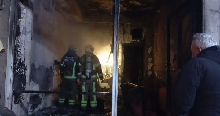 Çay ocağında gece yarısı yangın