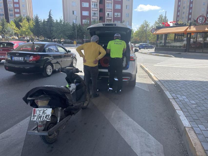 Kask takmayan 4 sürücüye: 3 bin 972 lira ceza