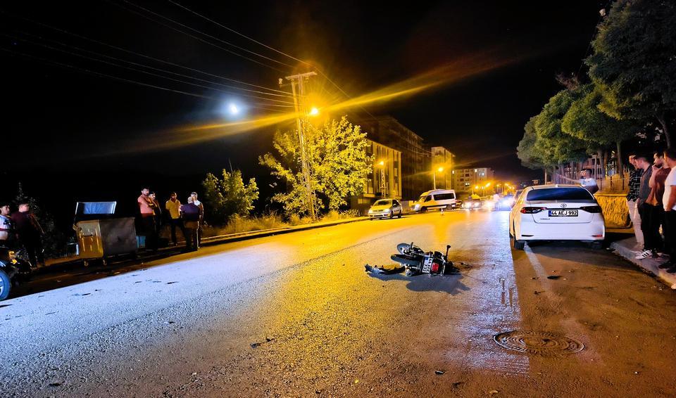 Otomobil ve motosiklet kazasında 25 yaşındaki genç öldü