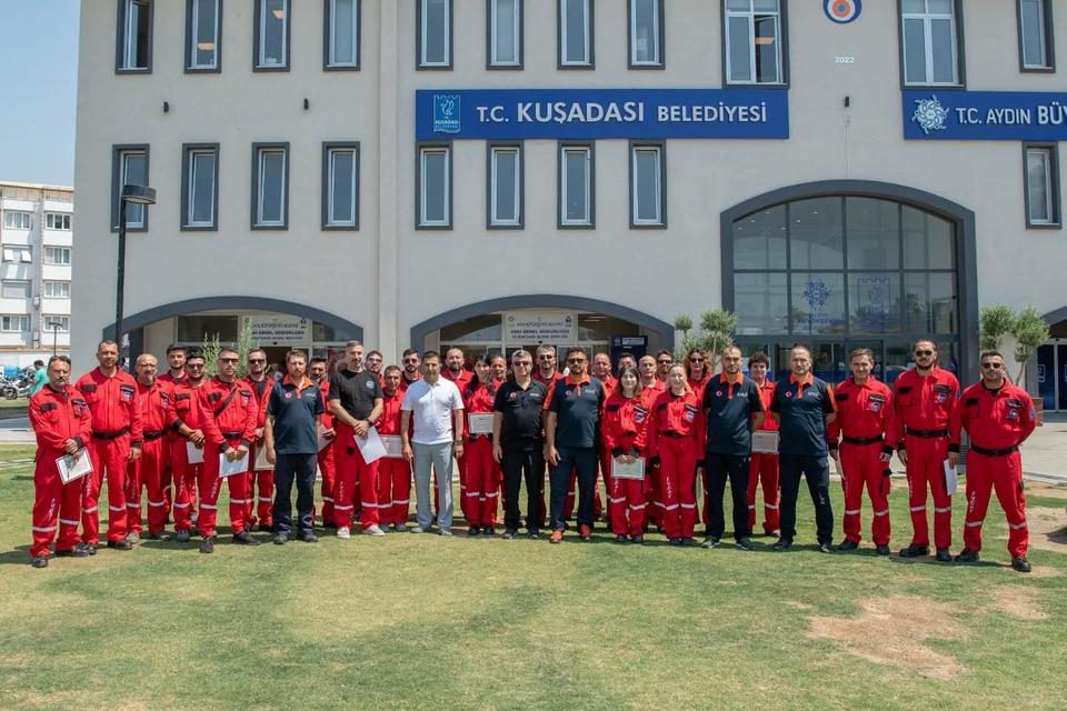 Kuşadası personeline deprem eğitimi verildi