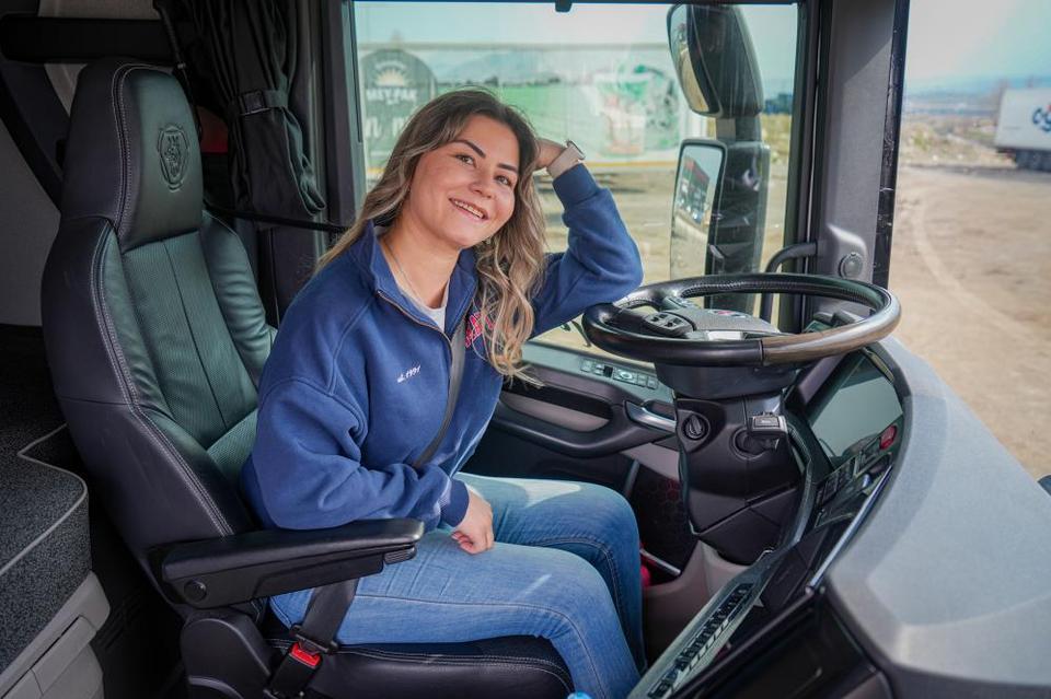 “Monoton hayat bana göre değil” dedi, uzun yol tır şoförü oldu