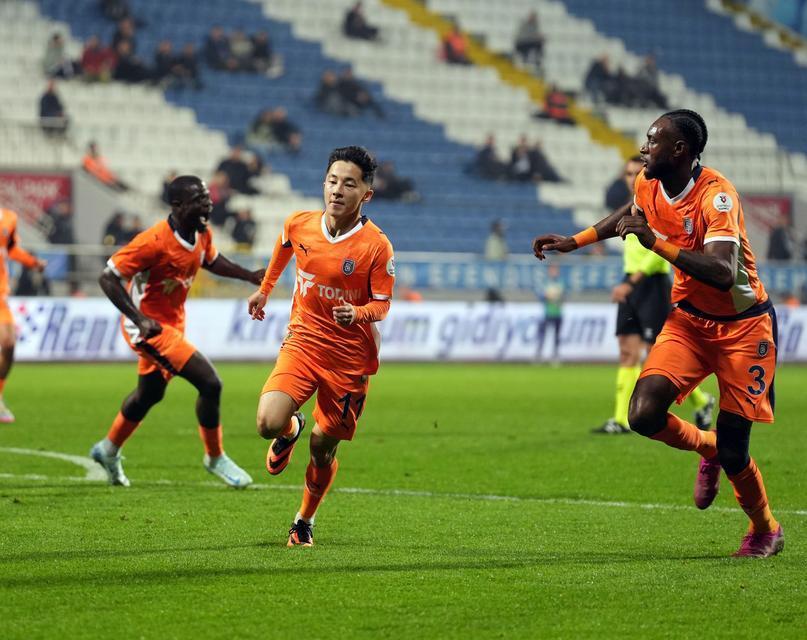 Başakşehir'de Jerome Opoku, Fenerbahçe maçında yok