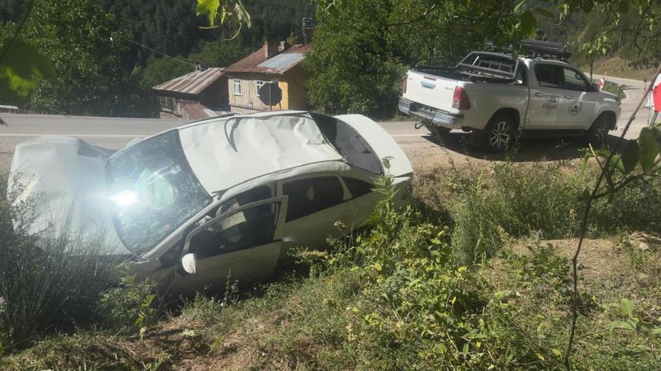 Virajı alamayan otomobil şarampolde takla attı: 1 ölü