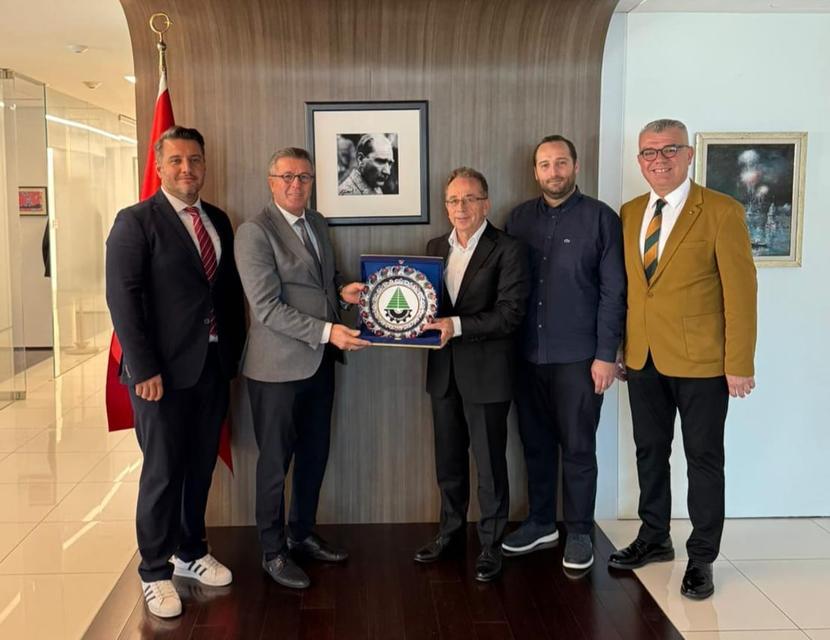 Sakalar A.B.D.’de temaslarını sürdürüyor