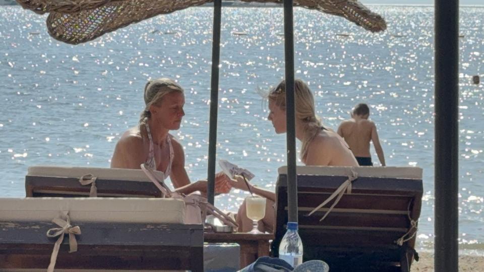 Bodrum’da sıcak havayı gören denize akın etti