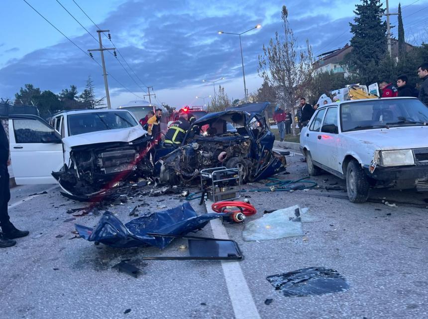 Sabah saatlerinde korkunç kaza: 2 ölü, 3 yaralı