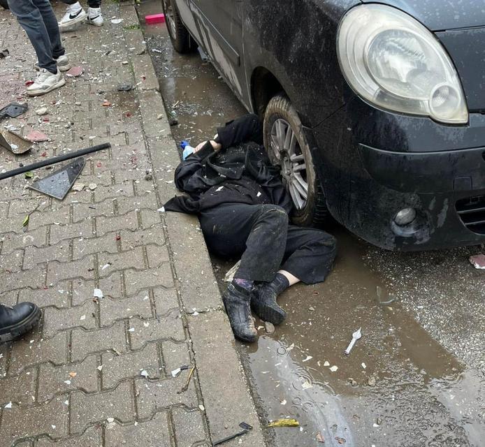 Otomobil apartmanın bahçesine uçtu: 1'i ağır 6 yaralı