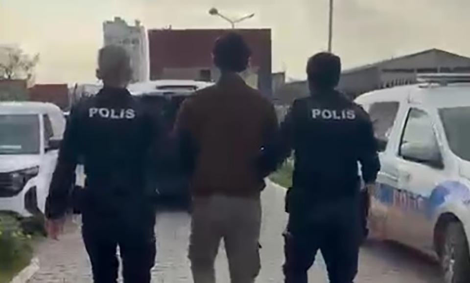 İzmir'de bekçilere ateş açan ve kamu görevlisini öldüren firari yakalandı