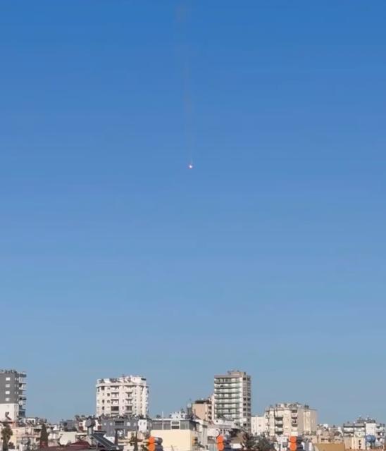 Gökyüzünden yanan cisim düştü