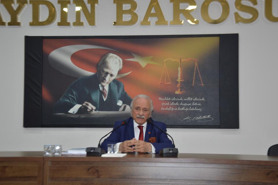 Avukat Erol Ertuğrul’dan Şiir ve İmza Günü etkinliği