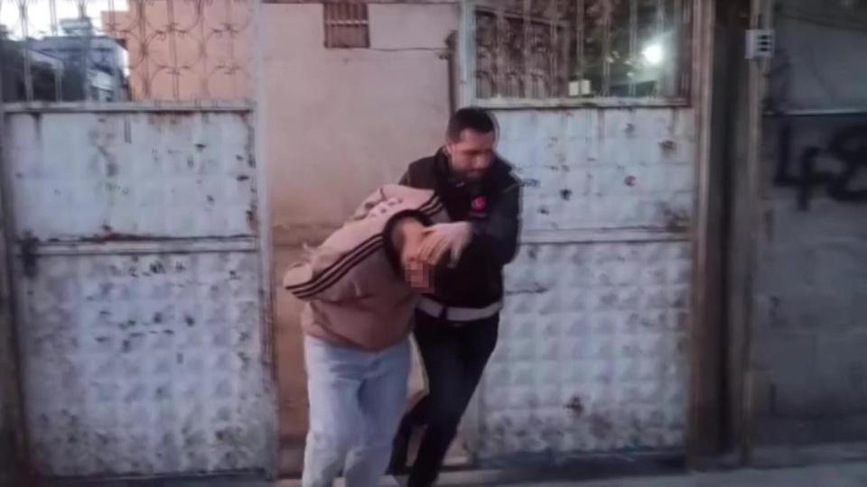 Uyuşturucu tacirlerine şafak baskını: 24 gözaltı, 18 tutuklama