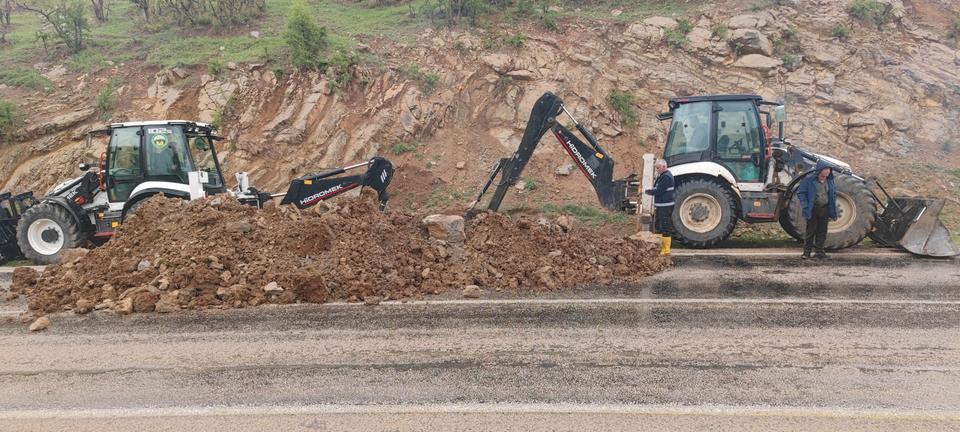 VAN MERKEZLİ DEPREMDE ŞIRNAK'TA İÇME SUYU HATTI ZARAR GÖRDÜ