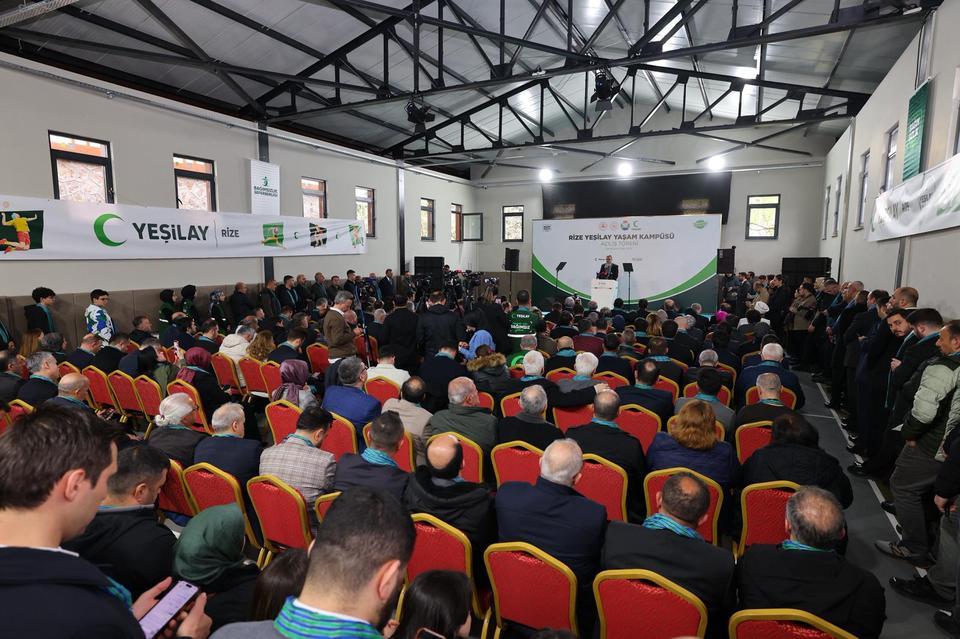 Aydın Yeşilay ekibi dev kampüs açılışına katıldı