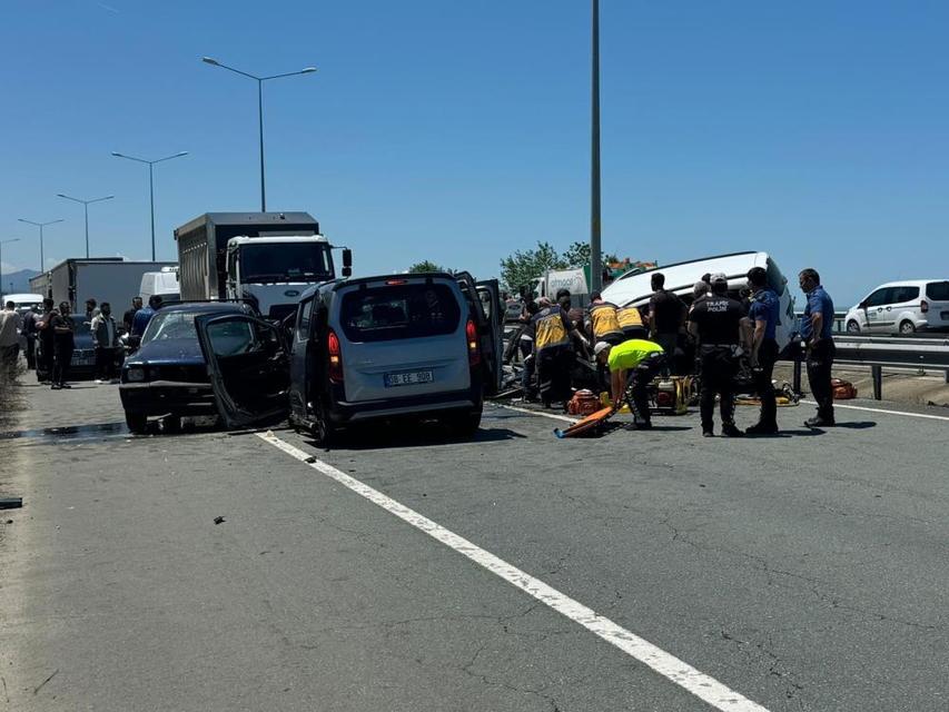 Ters yöne giren yaşlı sürücü kazaya neden oldu: 2 ölü, 3 yaralı