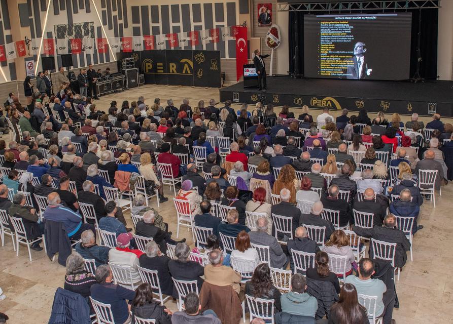 KUŞADASI'NDAKİ SÖYLEŞİDE ATATÜRK KONUŞULDU