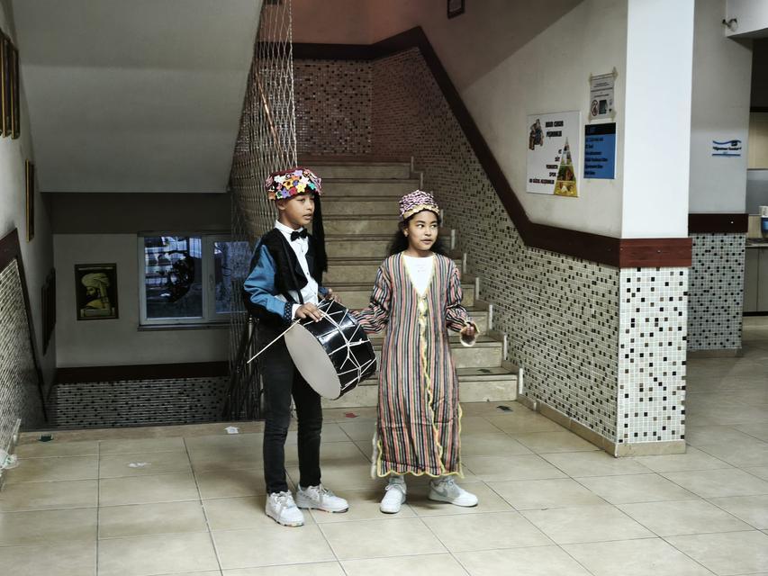 Öğrenciler  ramazan davulu çalıp  mani söyledi