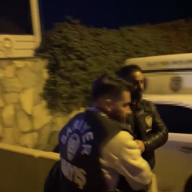 Eşinin altınlarını kumar borcu için aldı: Polis, tıraş olurken yakaladı