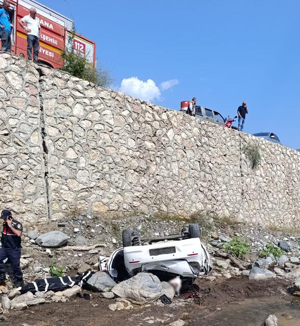 Otomobil dereye düştü: 2 ölü, 1 yaralı