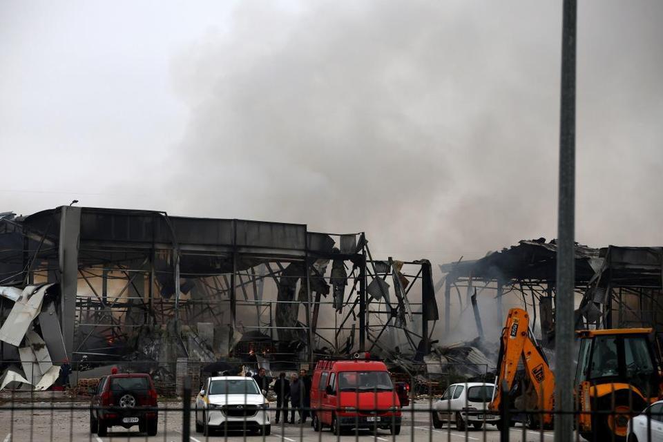 Fabrikada yangın paniği: 4 ölü