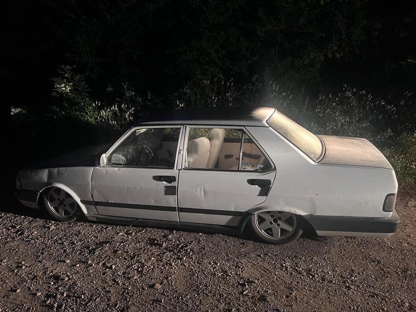 Çaldıkları otomobili ormana gizlemişler