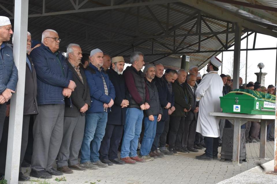 Traktör altında kalarak can verdi